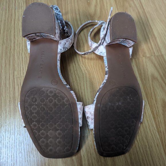 Kelly & Katie Women's snake print sandals- size 6.5 gently used - Picture 4 of 5